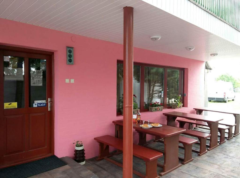 Eko Penzion Leo Dudince Exterior foto
